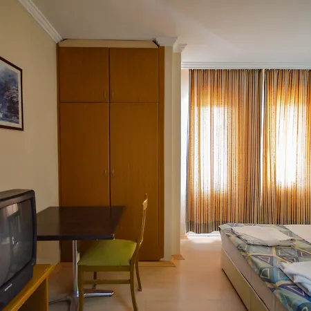 Select Suite & Apart Hotel-3