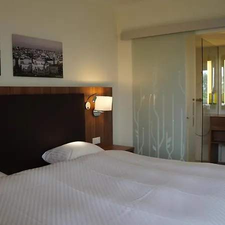 Carathotel Wien City Park-3
