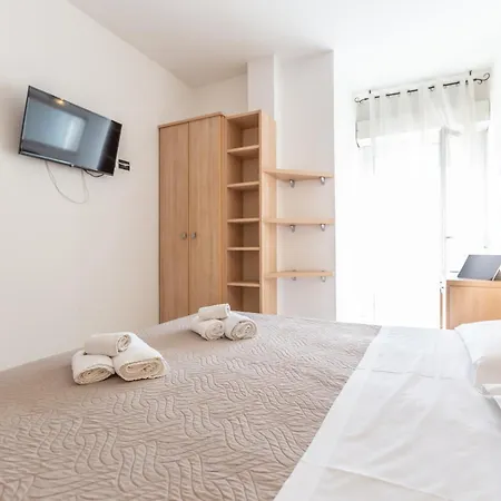 Hotel Globus-2