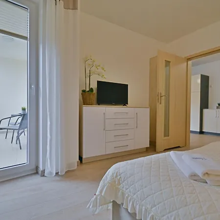 Osiedle Cesarskie Apartamenty - Parking - Apartamenty Bryza-2