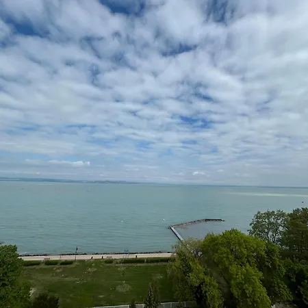 Aranypart Szallo-Koezoessegi Szallashely-3