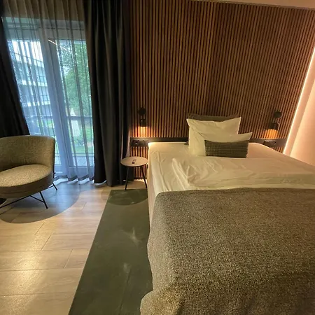Schlosshotel Monrepos-3