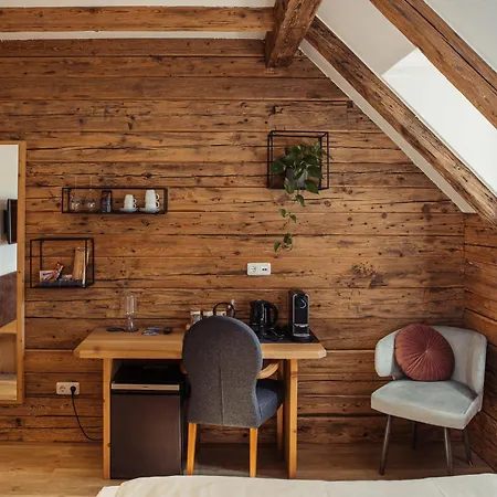 Gmundnerberghaus - ROOMS-2