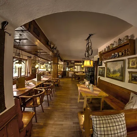Wirtshaus und Pension Hocheck-3