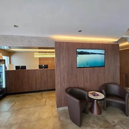 Canada Hotel Budapest-2