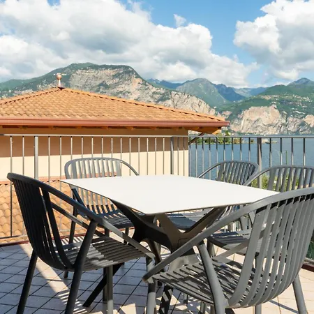 June Stay Lake Garda-2