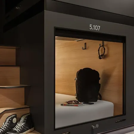 Zedwell Capsule Hotel Piccadilly Circus-2