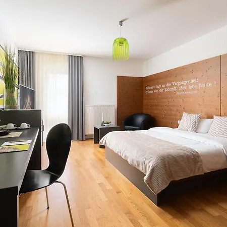 Hotel CampusZwei Komfortable Doppelzimmer&Apartments mit Küche Zentral in Ludwigsburg ideal für Business&Langzeitaufenthalte 24h Check in Kinder bis 14 Jahre übernachten kostenlos-2