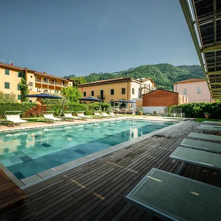 Park Hotel Regina - With Air-Condition And Outdoor Heated Pool-2