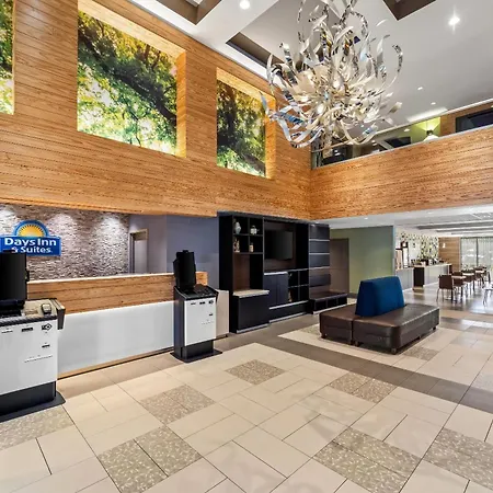 Days Inn & Suites By Wyndham Fort Myers Near Jetblue Park-3