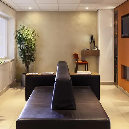 Mercure Hotel Groningen Martiniplaza-3