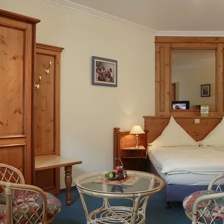 Logis Hotel-Restaurant Petry-2
