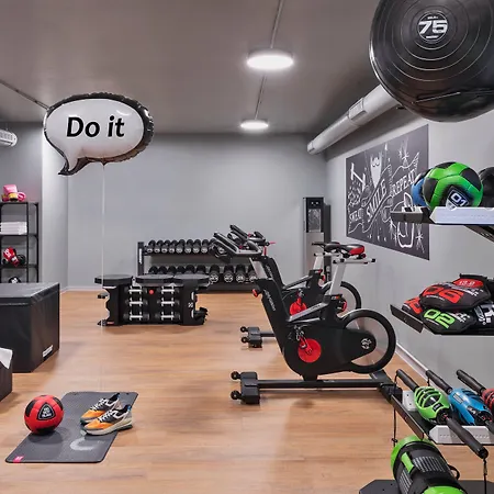 Moxy Hamburg City-3