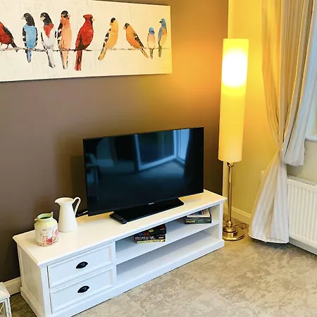 BESOTEL Mettmann-schicke FeWo oder Apartments nähe Golfplatz Gruiten und Neandertal mit Glasfaser WLAN und Parkplatz-viele Schlafzimmer mit Bad en suite-2