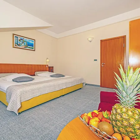 Hotel Marina-2