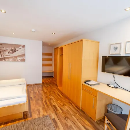 Hotel Garni Krumbach-3