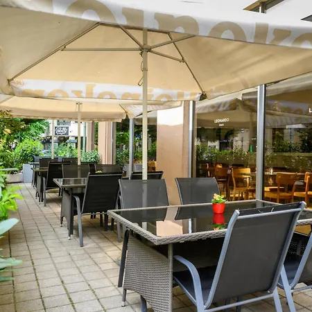 Leonardo Hotel Budapest-3