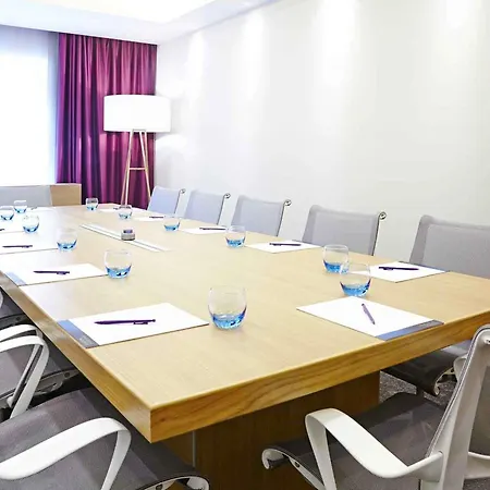 Novotel London Brentford-3