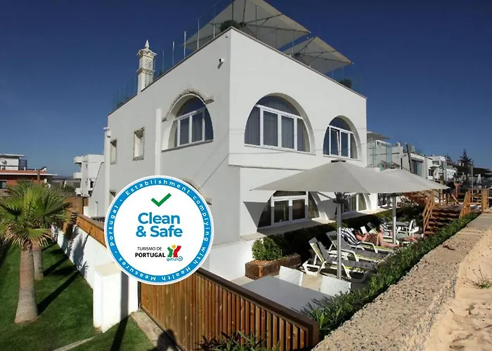 Golden Beach Guest House&Rooftop Bar