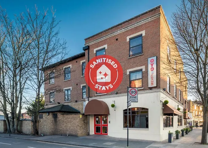 Golf Hotel: Mehfil Hotel