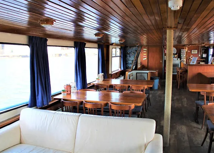 Ping Pong Hotel: Amicitia