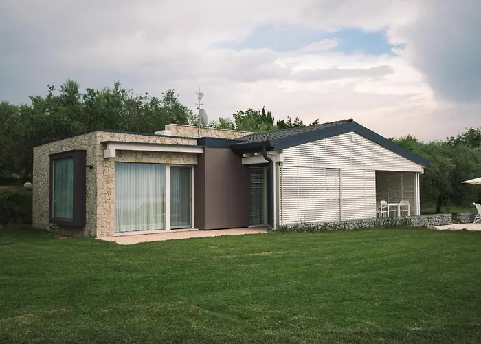 Villa mit Pool: Relais Del Garda