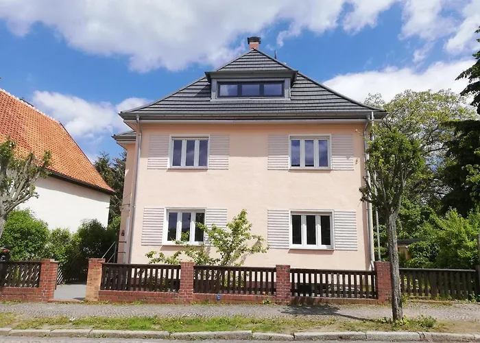 Goethestraße 9