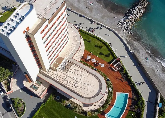 Hotel mit Pool: Grand Hotel Torre Fara