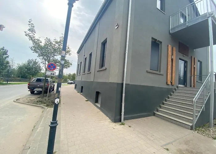 Gästehaus: PRIMA Inn Unterkunft direkt über der Bar am Minimax