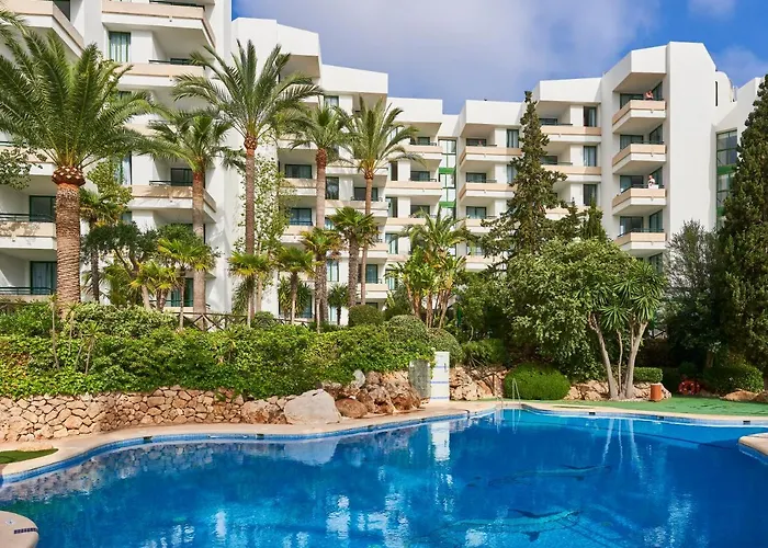 Hotel nahe College: Globales Nova