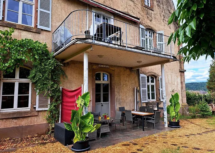Ferienvermietung: Schloss Hilbringen