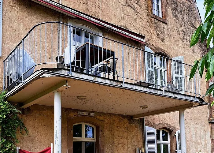 Ferienvermietung: Schloss Hilbringen
