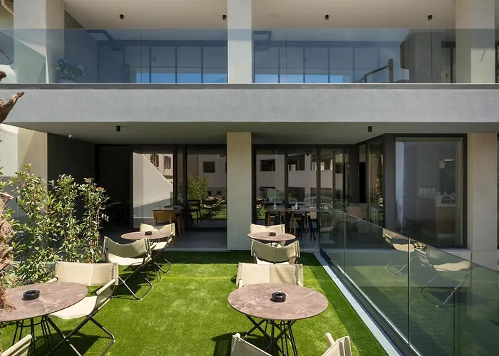 Resort: Hyperion City Hotel & Spa