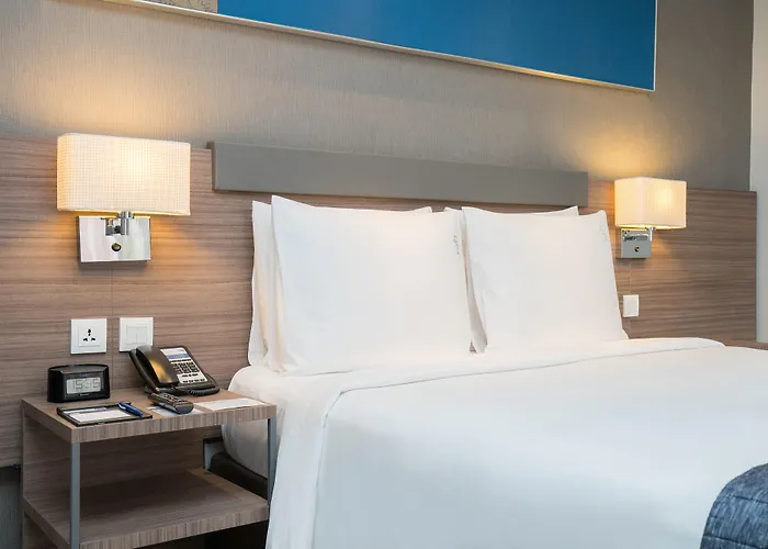  Holiday Inn Express Bangkok Sathorn By Ihg