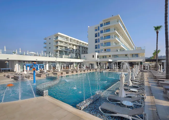 Nelia Beach &Spa Romantik Hotel