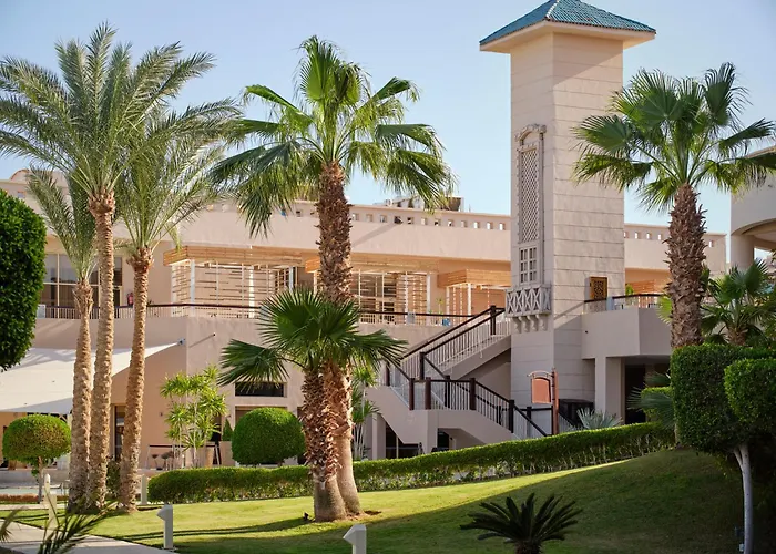 Strandhotel: Coral Sea Holiday Resort & Aqua Park