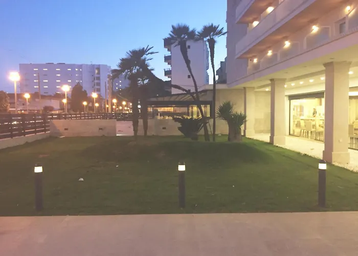 Hotel mit Tennis: Hotel Luxor