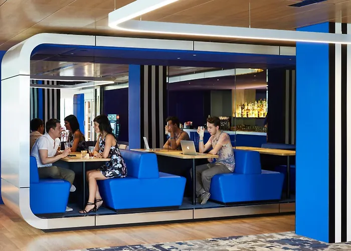 YOOMA Urban Lodge Tour Eiffel