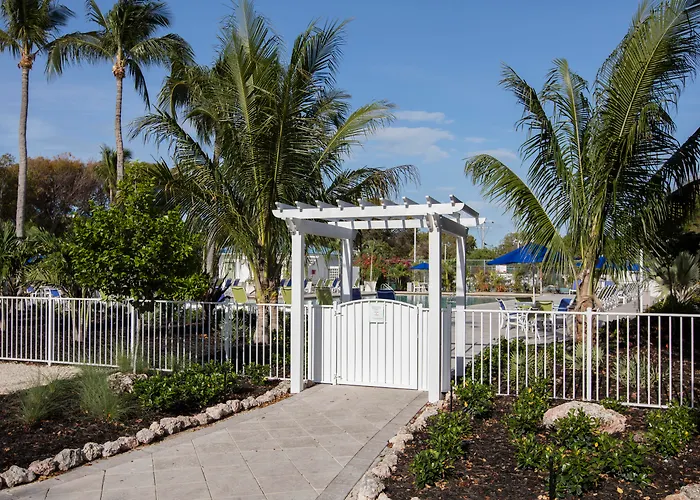 Ocean Pointe Suites At