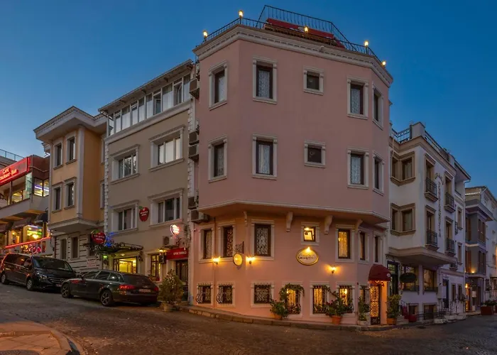 Lynda Hotel