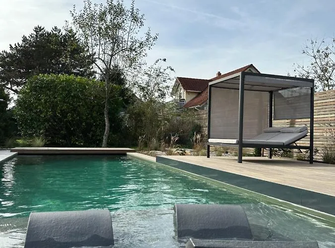 Apartment: Stadtvilla Mit Pool