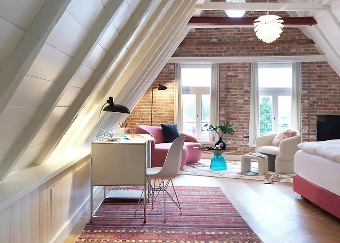 3-Sterne-Hotel: Five Rooms