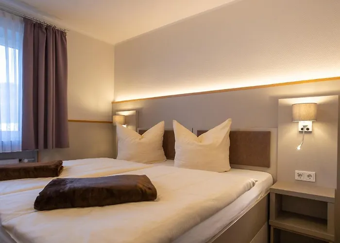 3 SterneHotel Stadt-gut- Siegboot