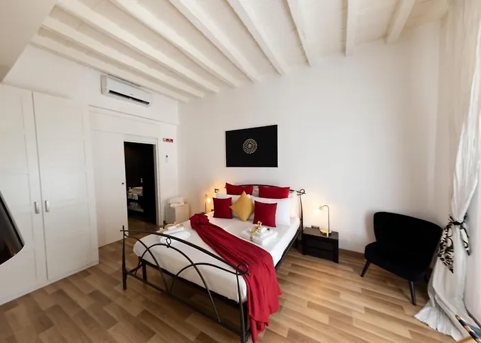 Gästehaus: Barcaccia Luxury Suites