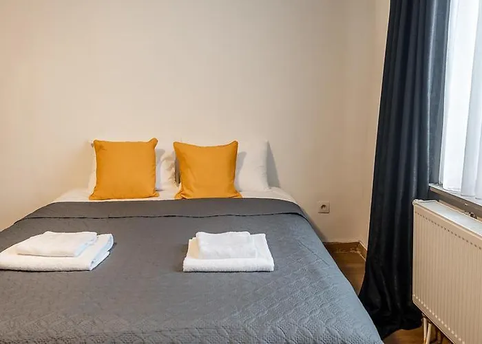 Apartment: Dupont Gare Du Nord