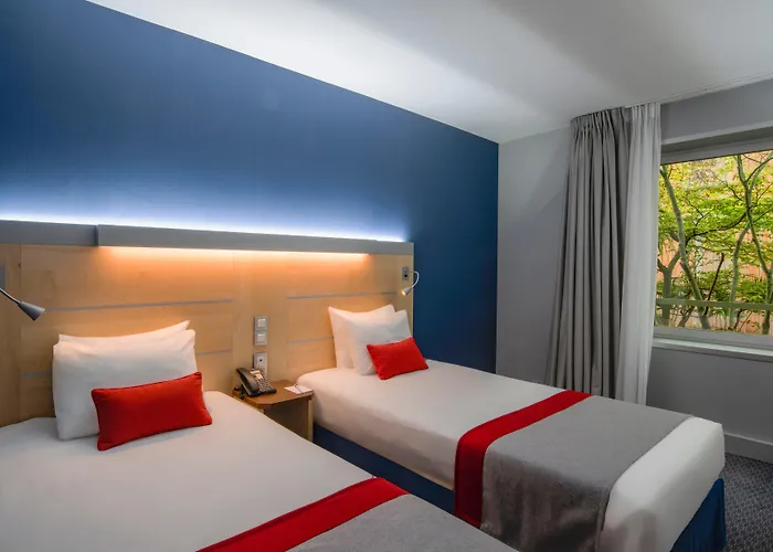 Holiday Inn Express -Canal De La Villette By Ihg