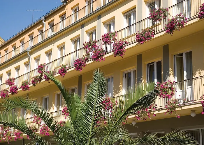 Kurhotel: Uzdrowisko Cieplice - Dom Zdrojowy