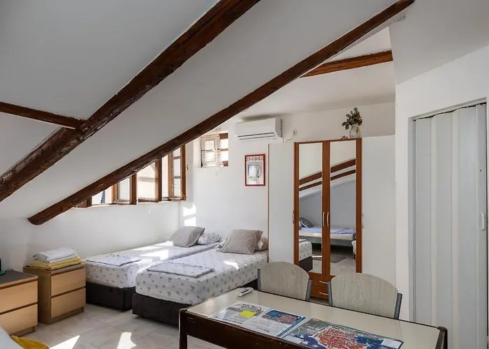 B&B Buza House