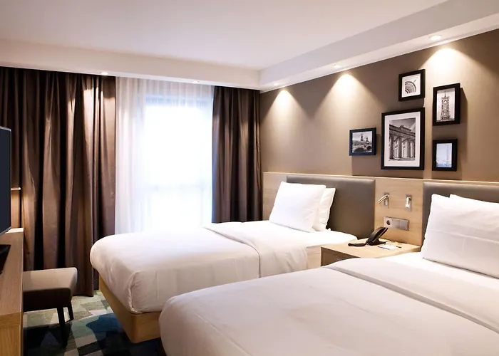 3-Sterne-Hotel: Hampton By Hilton Berlin City East Side Gallery