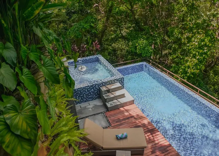 Hotel nahe College: The Sebali Resort